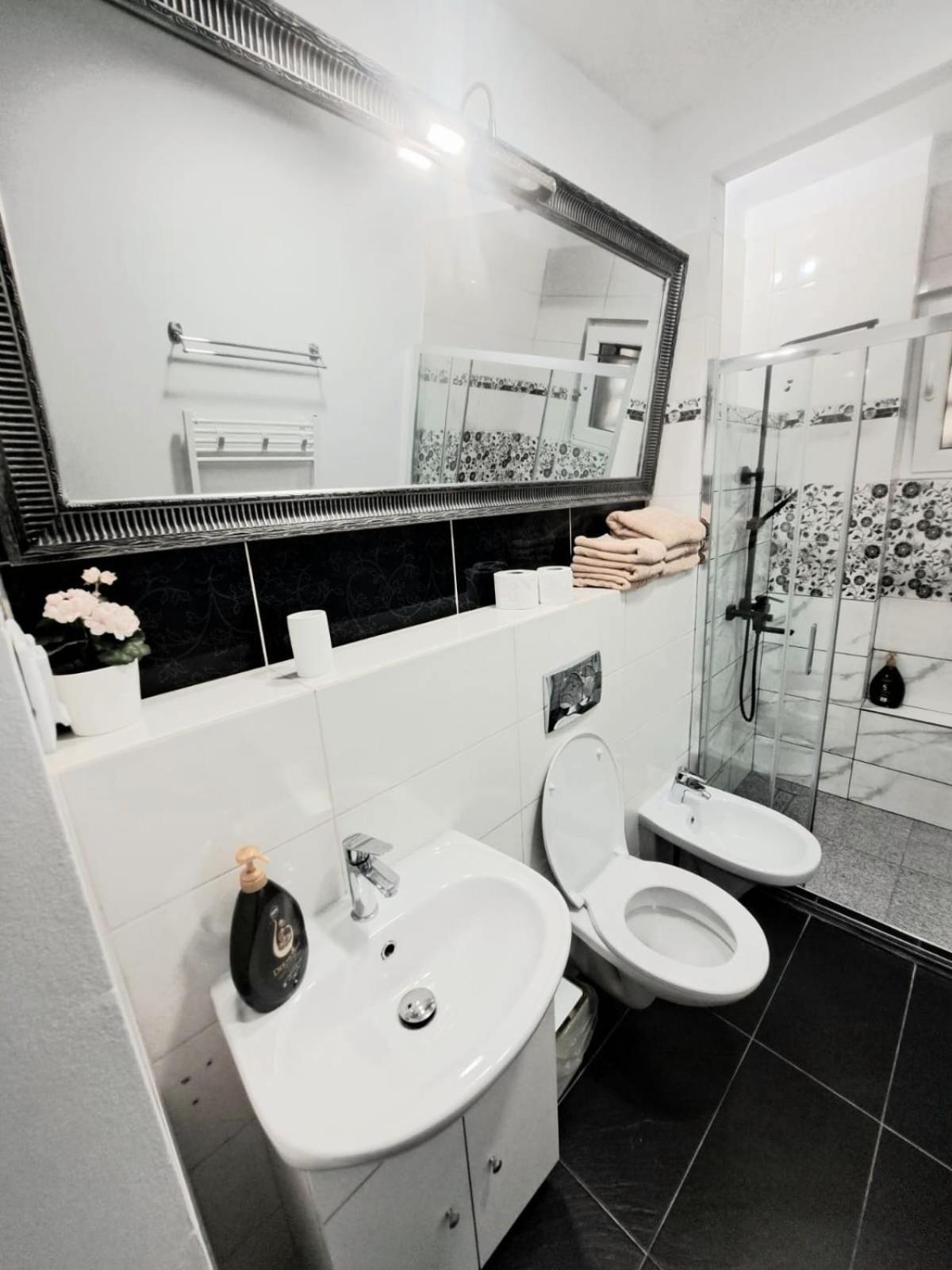 Apartament 3 Camere Hd Hunedoara Exteriör bild